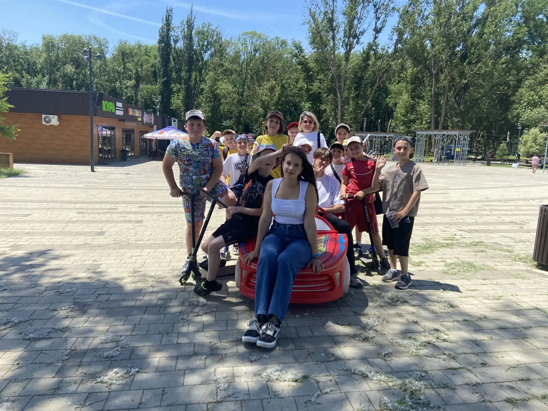 💚В лагере «Ромашка» сегодня точно не было скучно! Наш день начался с посещения городской библиотеки