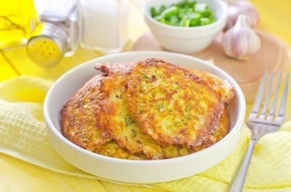 ОЛАДЬИ из кабачков и моркови

ИНГРЕДИЕНТЫ:

-Морковь - 2 шт
-Кабачок - 450 г
-Манная крупа - 75 г
-Л