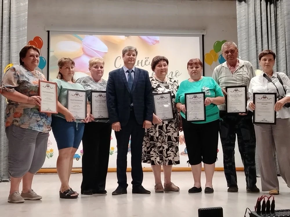 🥳В этом году социальная служба в России отмечает 35-летие. А с 2000 года 8 июня стал Днём социально