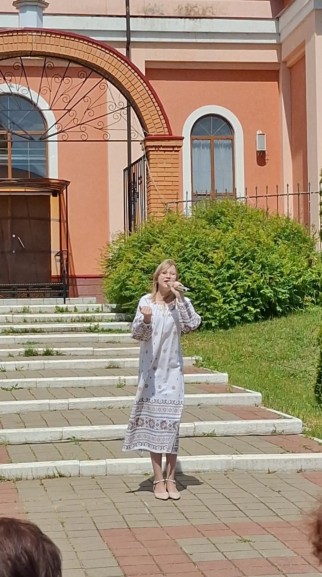 В день Святой Троицы на территории собора Александра Невского состоялся праздник.

Для всех желающих