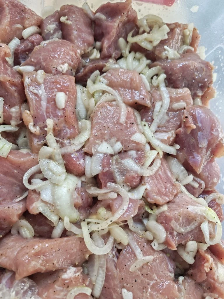 Доброе утро 👋.
Свежий привоз шашлыка 😋.
Свиной шашлык 600р /кг
Куриный шашлык 420р /кг.