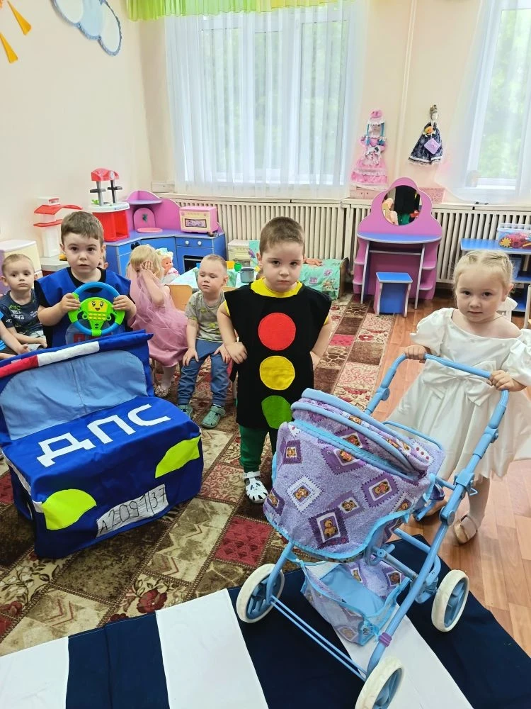 «Всем без исключения – правила движения!» - под таким названием прошел час дидактической игры по ПДД