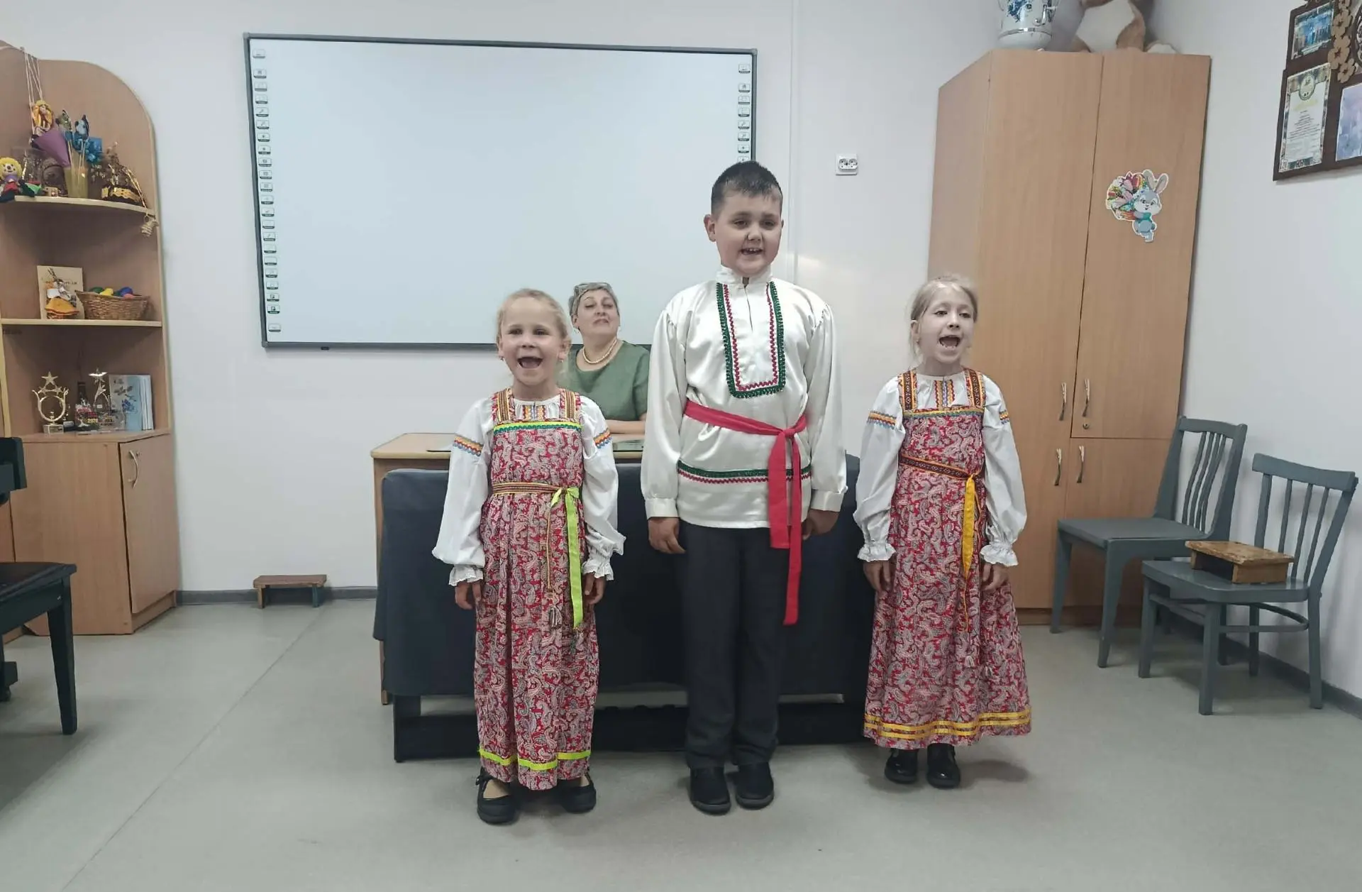Конец учебного года-пора итоговых  родительских собрания.  Преподаватели и ученики «Музыкального фол