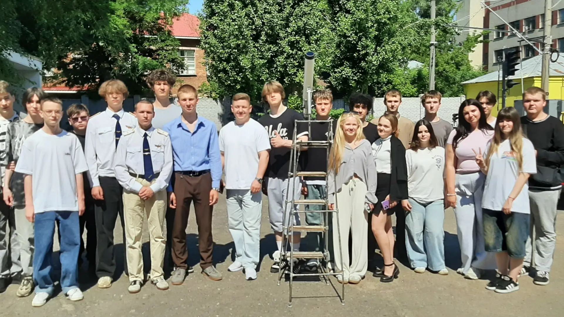 Сегодня на уроке Физики в рамках изучения строения и эволюции Вселенной студенты группы ВОАТ-251 вме