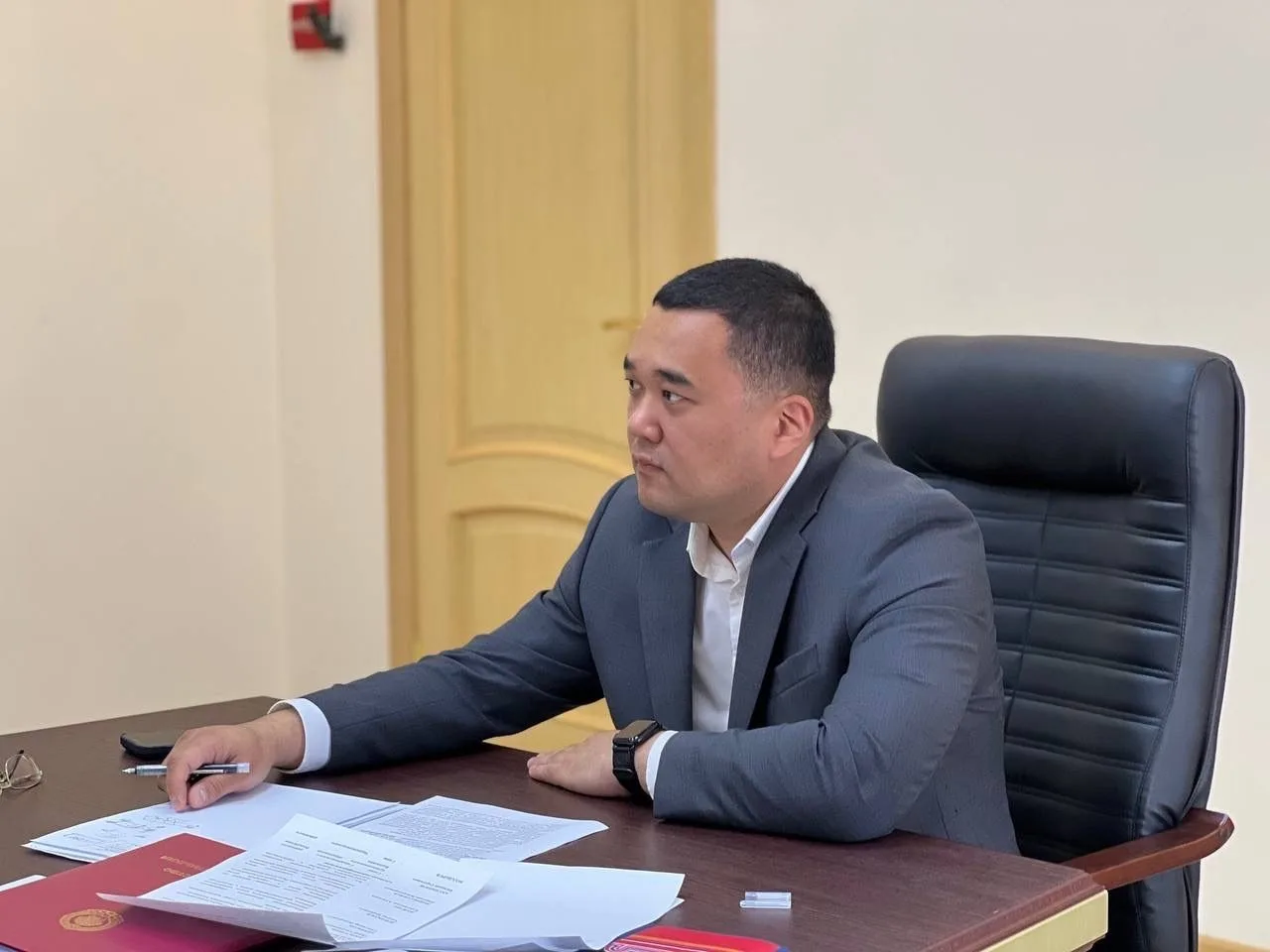 Рабочая встреча по вопросам ЖКХ: планы и задачи на перспективу 🏘️💧 

Первый заместитель председате