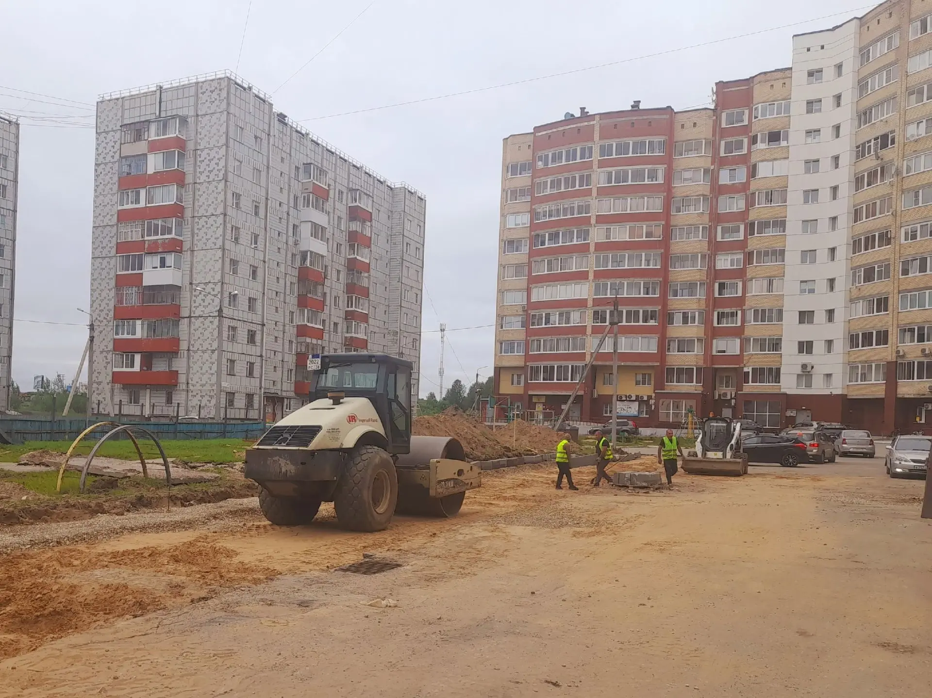❗Началось благоустройство дворовой территории дома №77 по проспекту Ленина в рамках федеральной прог
