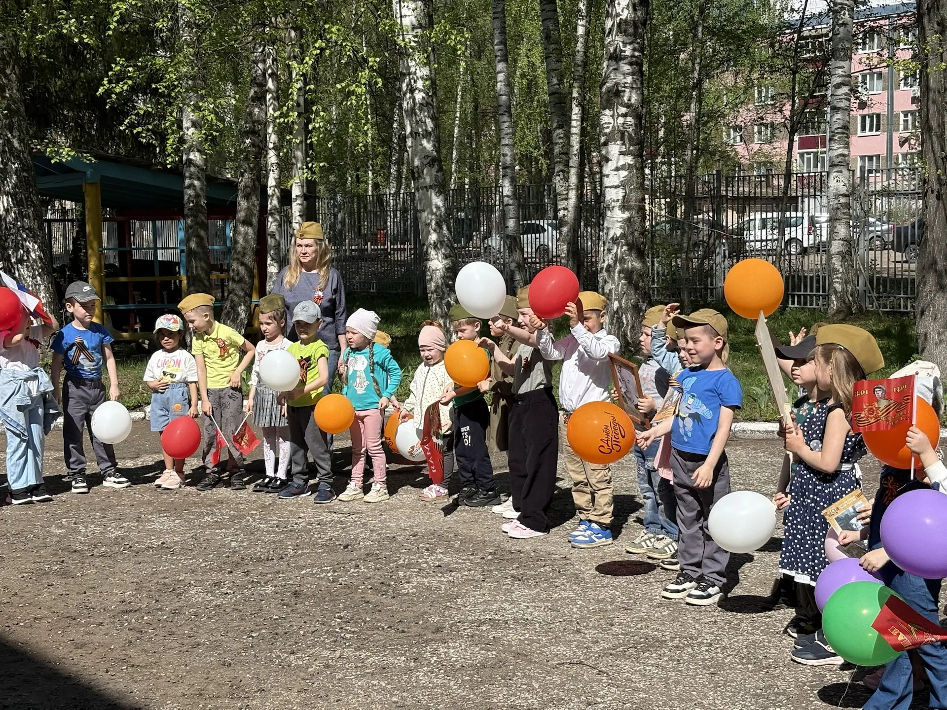 Память, которую мы бережём: День Победы в нашем детском саду
Накануне великого праздника — Дня Побед