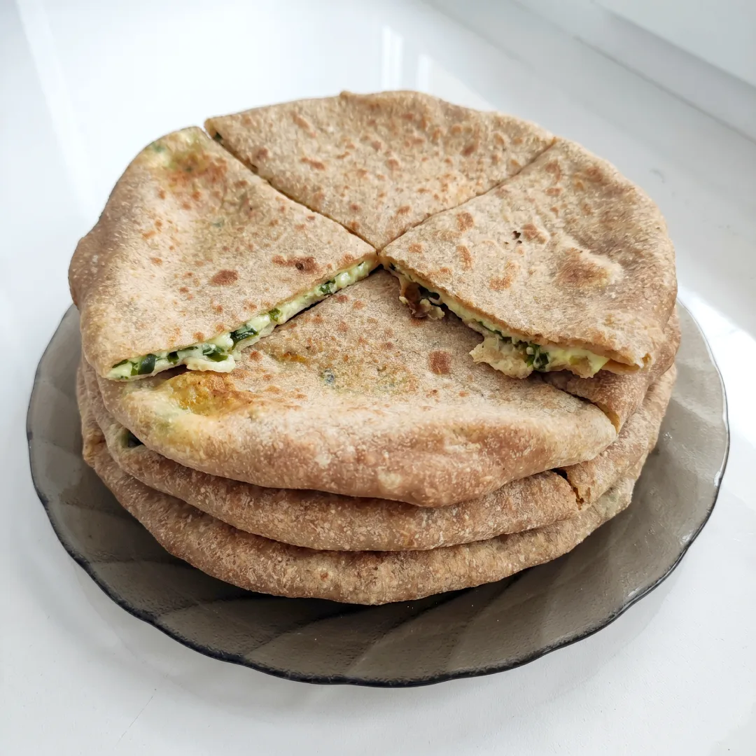 Цельнозерновые ПП Хычины с сыром и шпинатом — сытные и вкусные хычины с сочной тянущейся начинкой

И