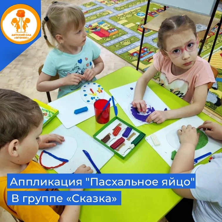 Старинный медный колокол 
На башне вековой.
Обросший мохом мрачным
И тощею травой.
Гудит, поднявши б