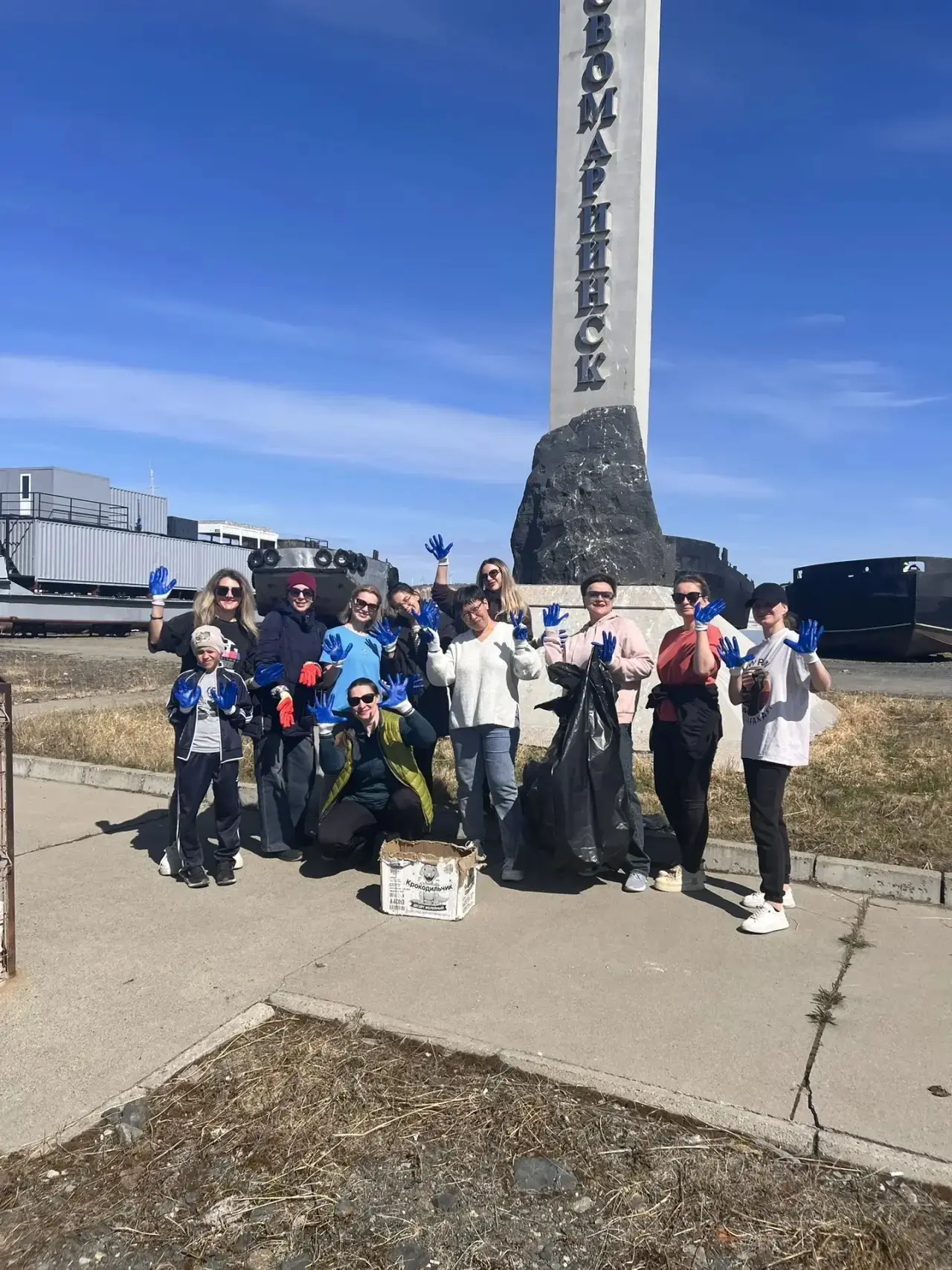 Команда Комитета на субботнике!

Сотрудники Комитета присоединились к общегородскому субботнику и со
