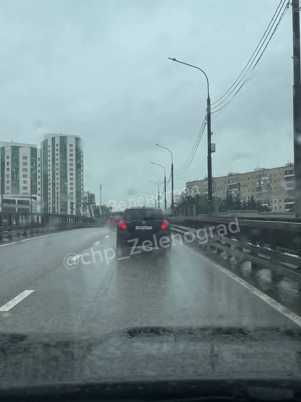 📹 На старом мосту ещё камеру воткнули на 40. По направлению в сторону Солнечной аллеи.

@chp_Zeleno
