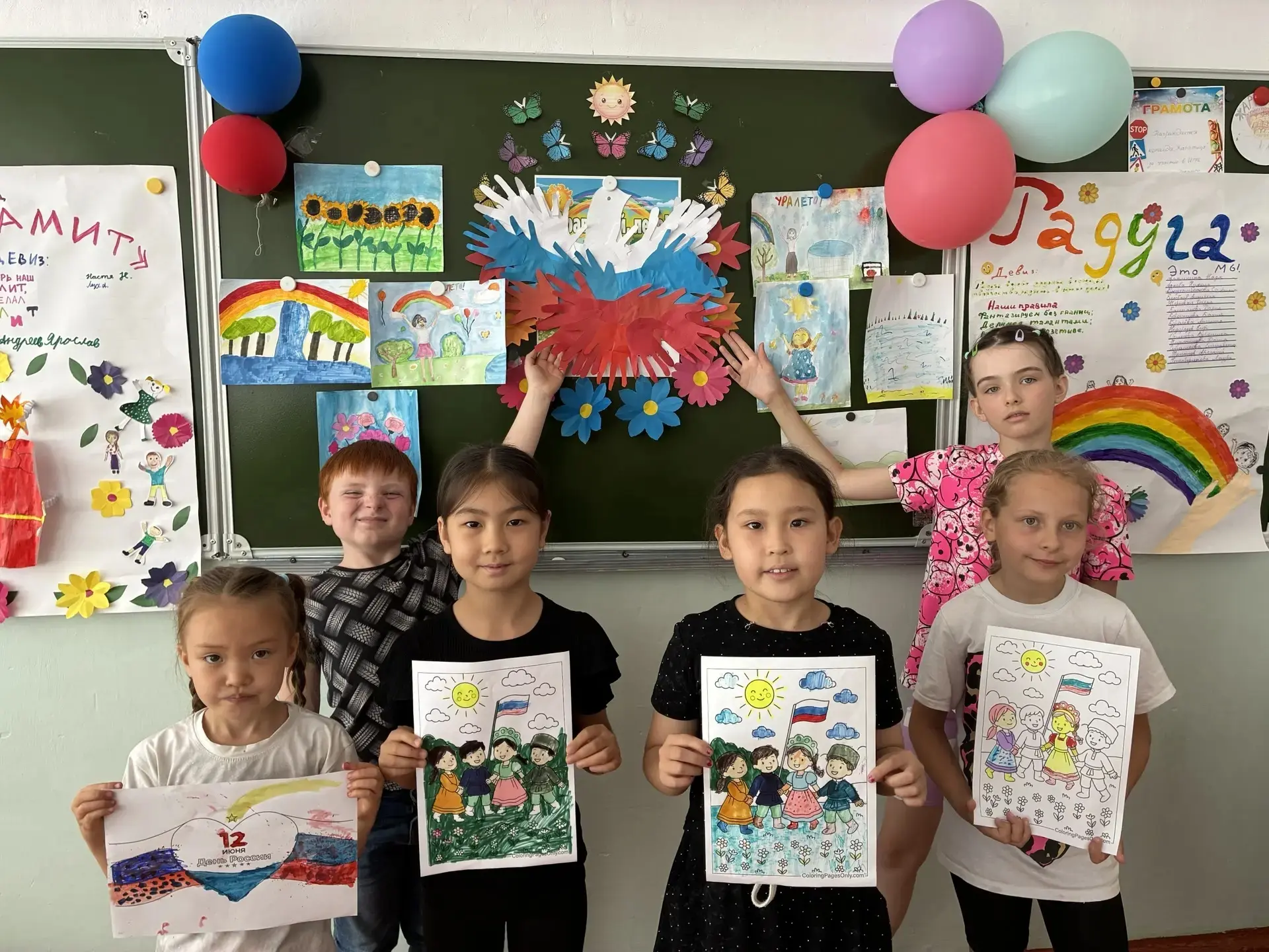 🇷🇺✨ В ЛДП «Ровесник» — День России! ✨🇷🇺  

Сегодня в лагере прошёл  праздник, посвящённый нашей 