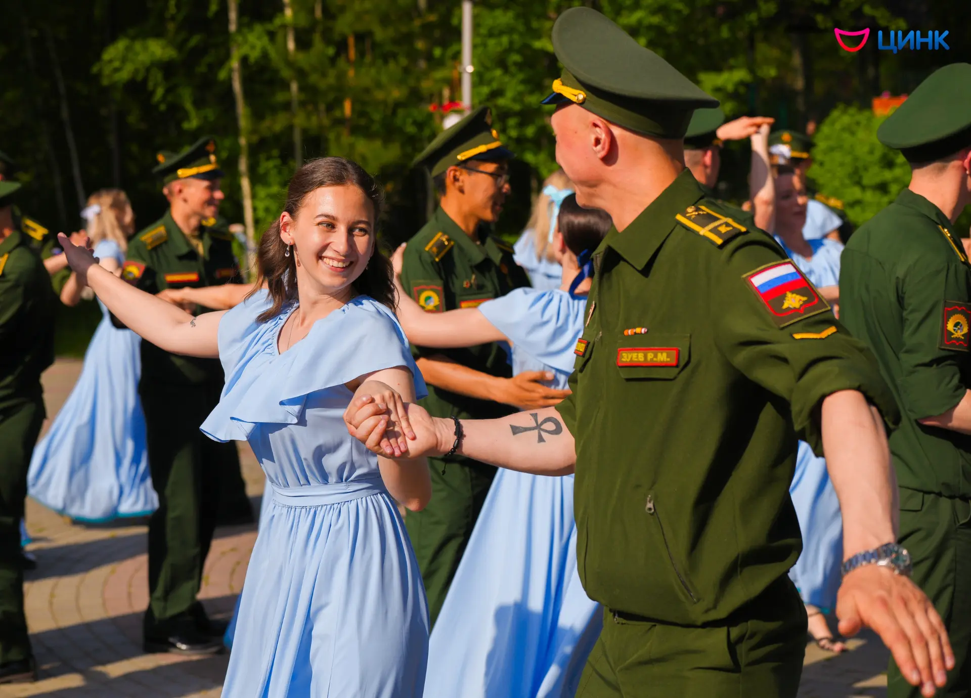 Пушкинский бал в Кольцово: живое дыхание XIX века

6 июня, в день, когда вся Россия отмечает рождени