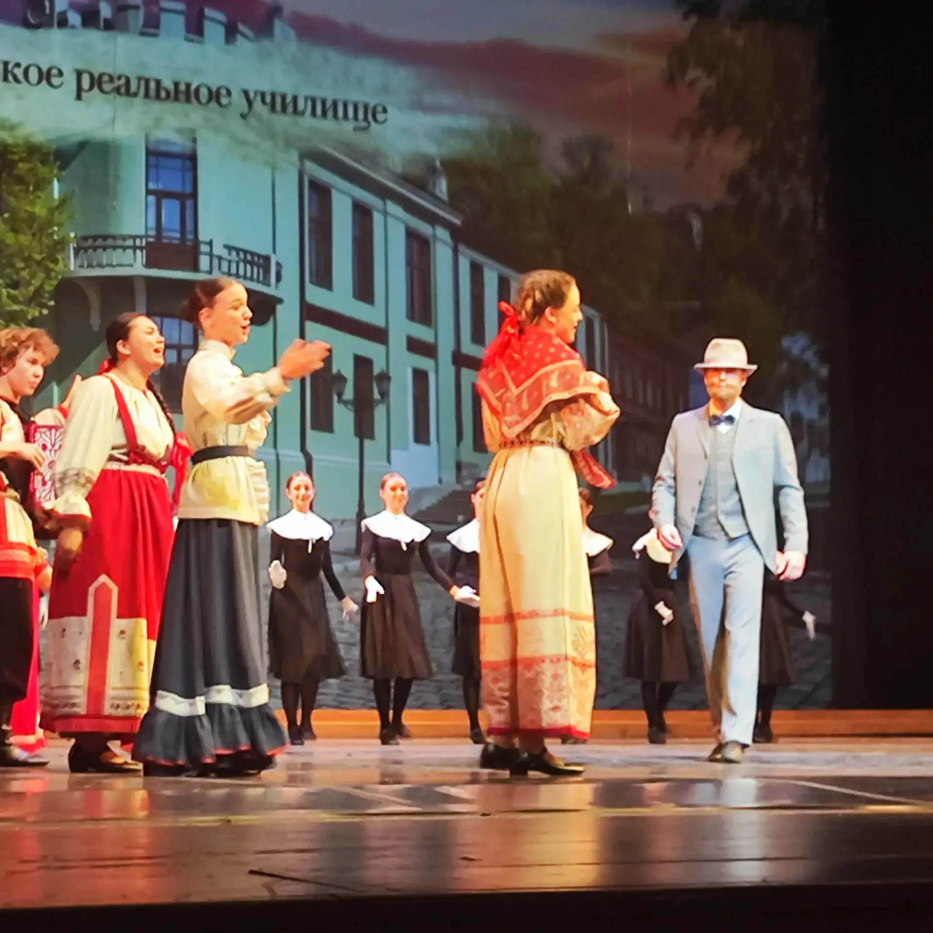 САМАРА КУПЕЧЕСКАЯ

🪆 Многожанровый спектакль «Самара купеческая», показ которого состоялся в эти вы