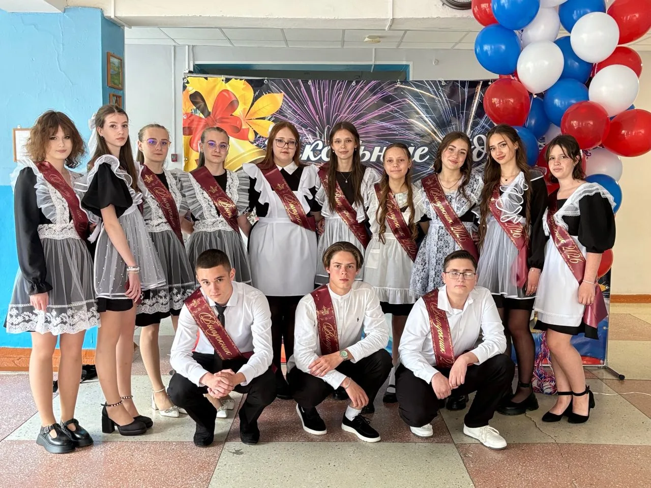 🌸 До свидания, школьные годы! 🎓✨

🔔 26 мая в нашей школе прозвучал последний звонок для наших дор