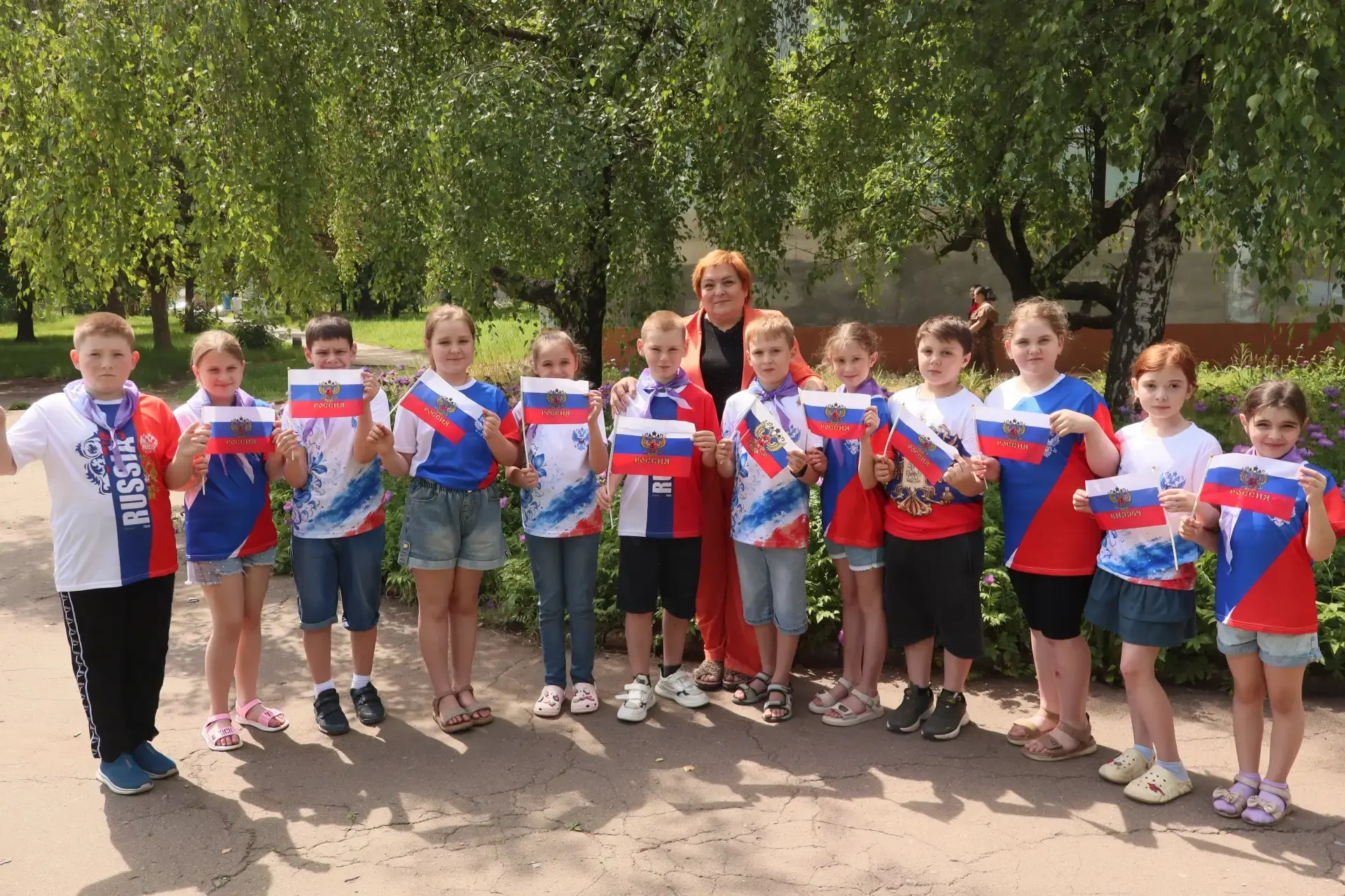 Наша Родина – в наших сердцах! 💙❤🤍

В летней досуговой площадке «Планета детства» прошёл тематичес