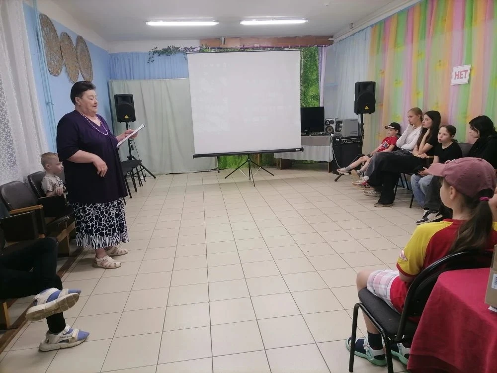 Приключения в Рощино: Мудрость Льва Толстого для лагеря «Муравейник»! 
Сегодня в ДК п. Рощино ребята