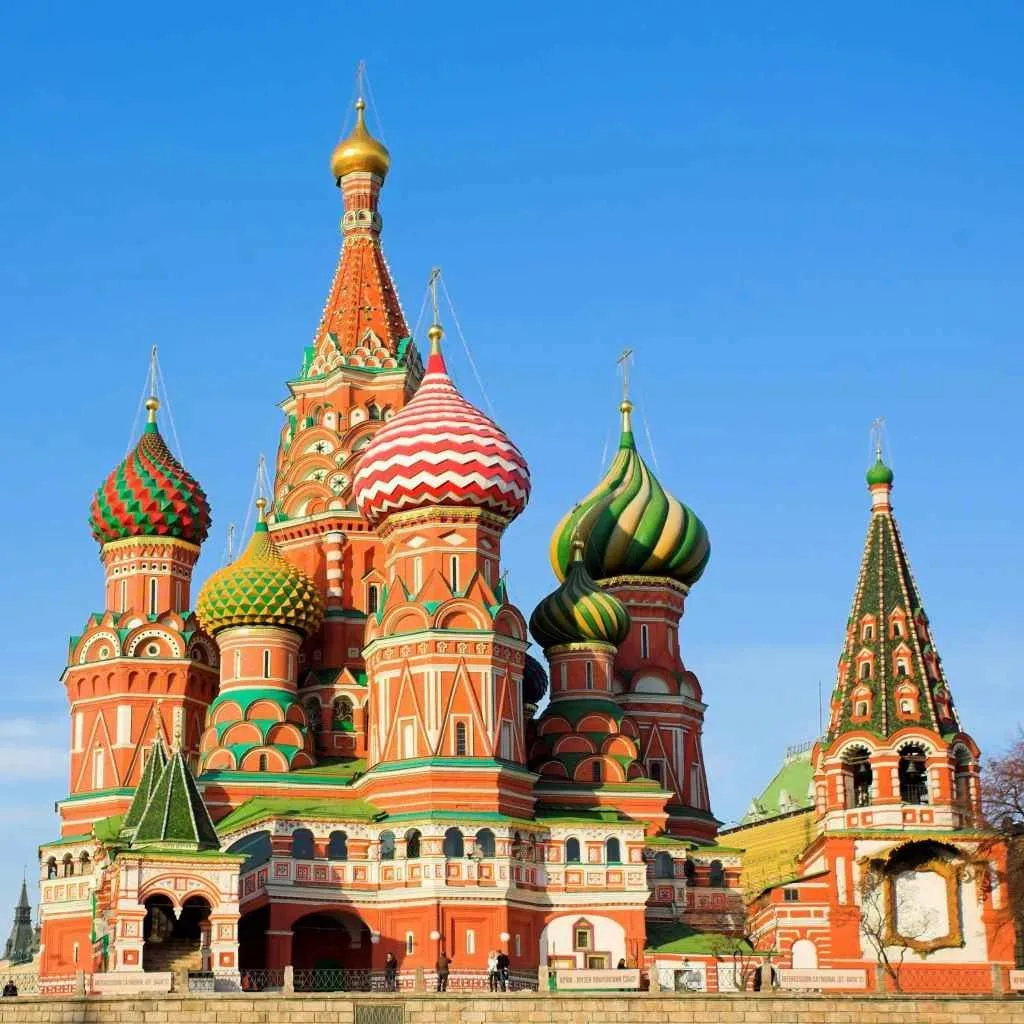 Интересные факты о России, ее природе, истории и современности

⚪Россия – самая большая страна мира,