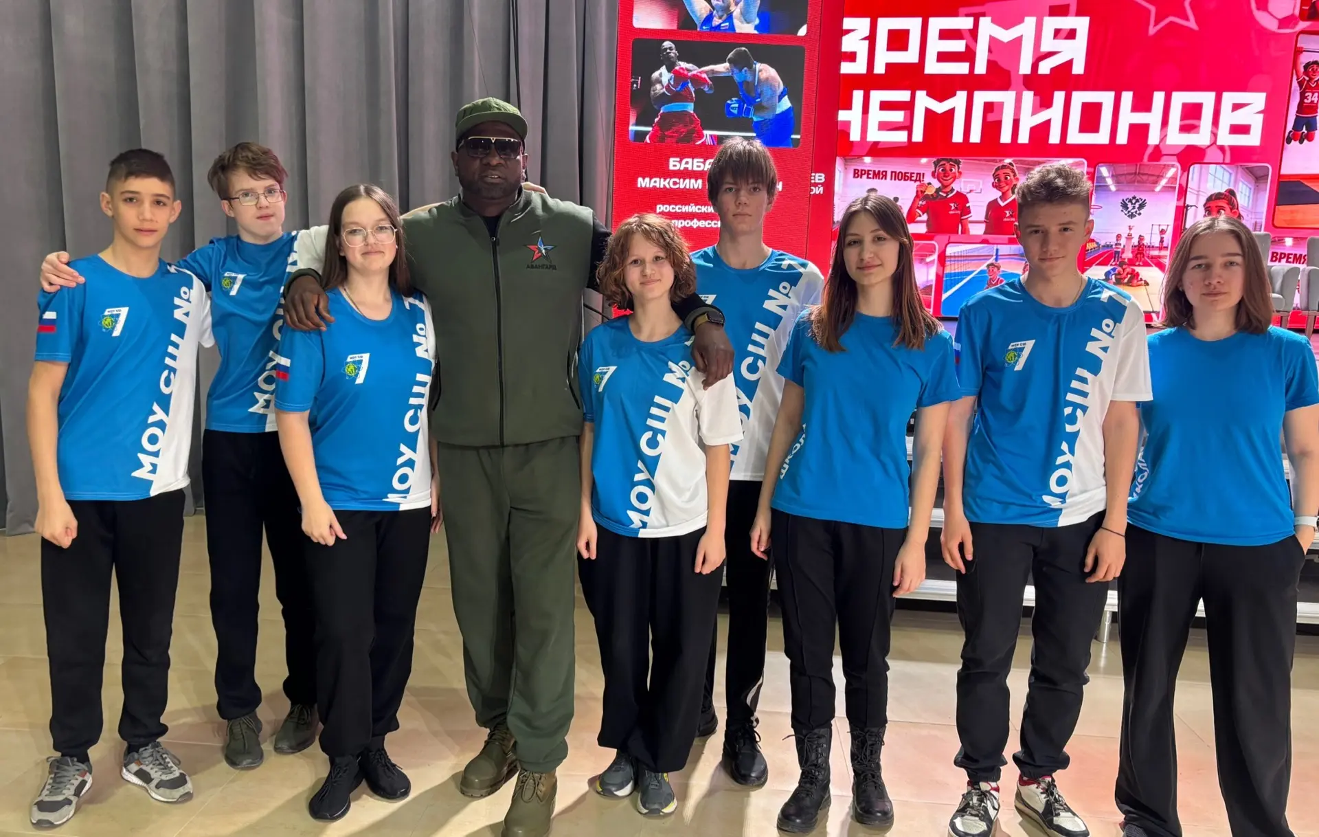 Привет, друзья! 👋

Мы — команда «Стоик» 💪, и мы участвуем во Всероссийской военно‑патриотической и