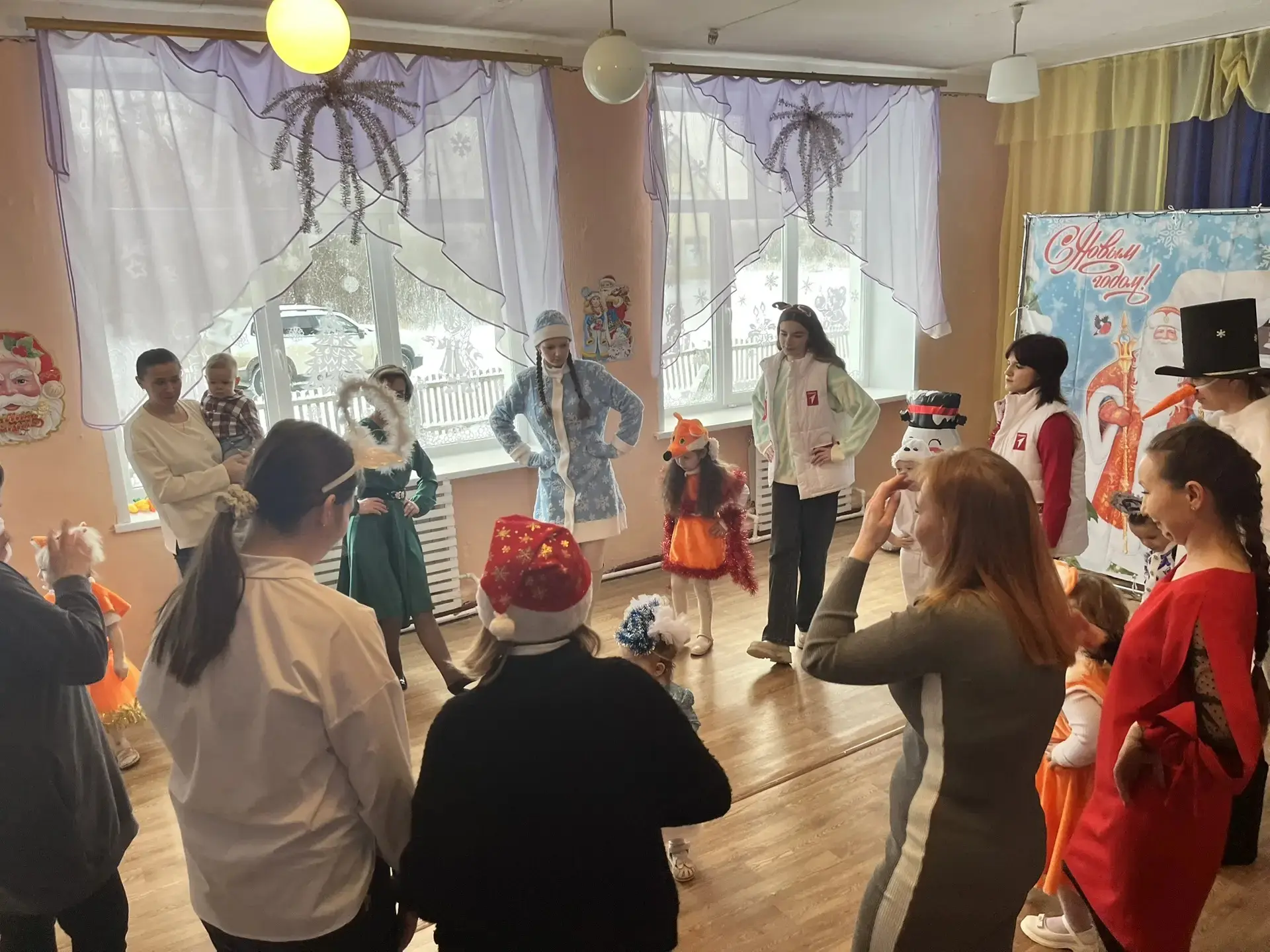 В преддверии самого волшебного праздника, активисты движения "Первых" окунулись в атмосферу добра и 