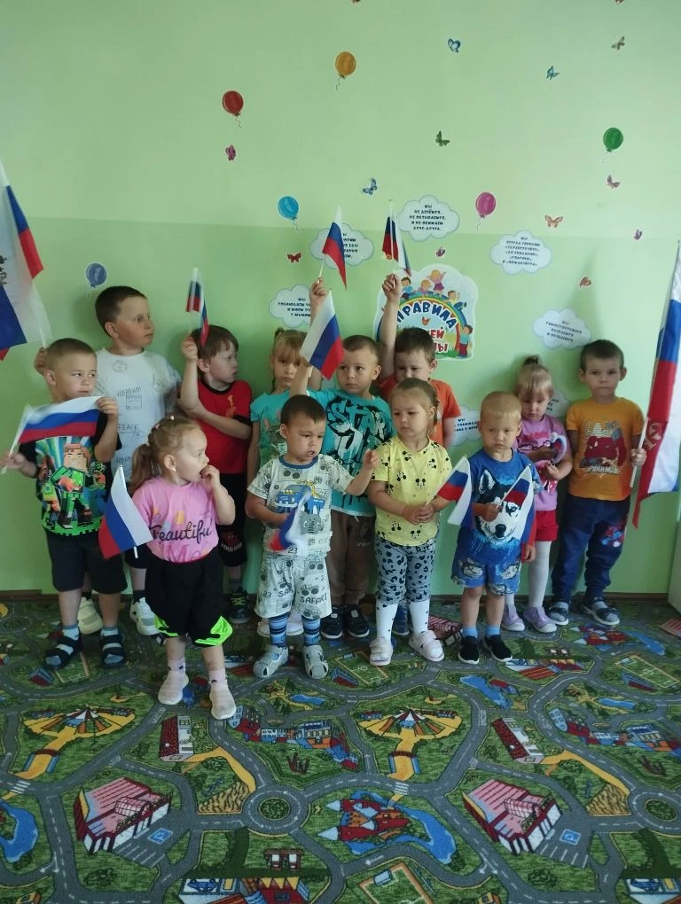 Сегодня мы посвятили свой день предстоящему празднику Дню России
