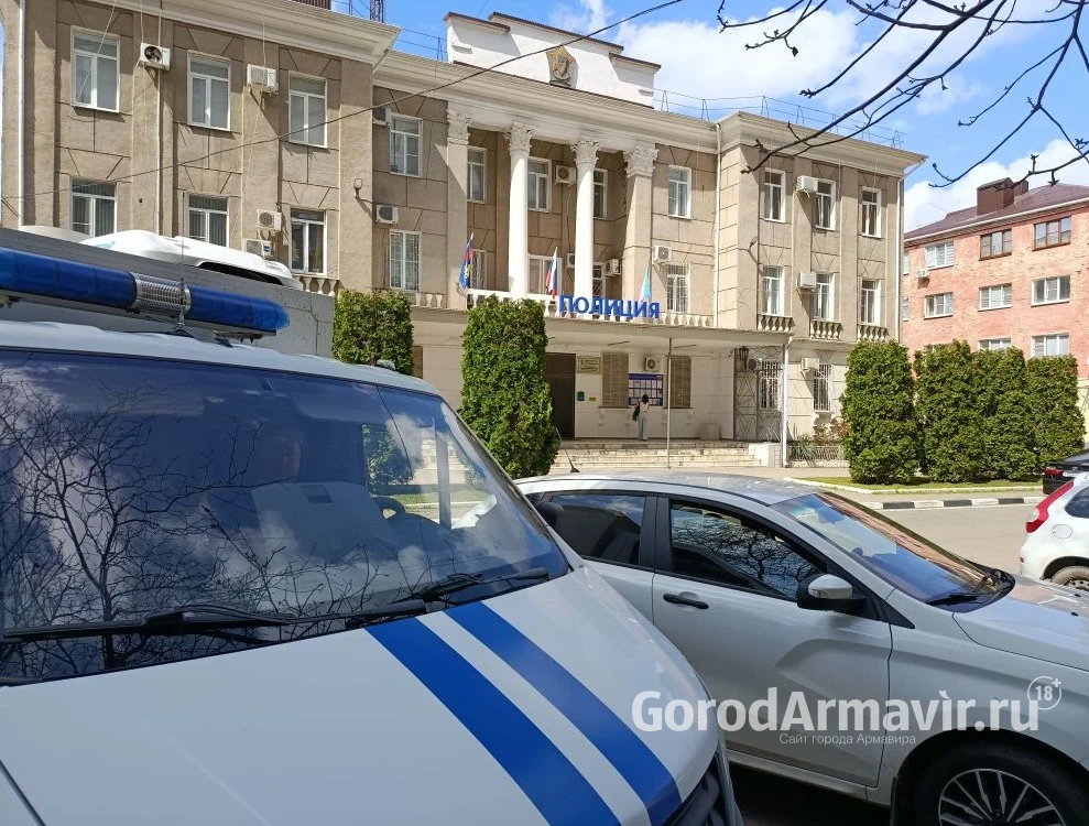 В Армавире мужчина оплатил покупки чужой картой
______
Полицейские Армавира подвели итоги профилакти