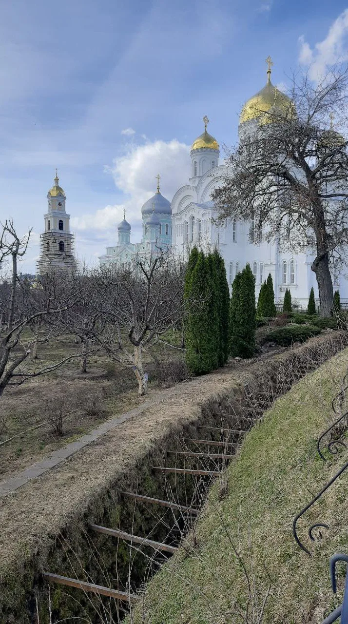 Дивеево

Отзыв от нашего подписчика Алексея К.:
"Хочу поделиться с вами фотографиями чудесного места