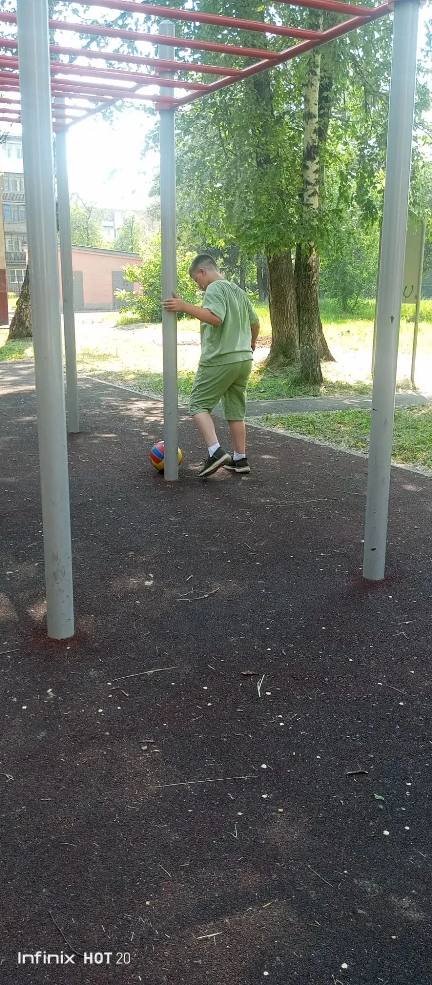 Спортплощадка ☺️
Это возможность встретиться летом с друзьями, поиграть в футбол ⚽ городки и интерес