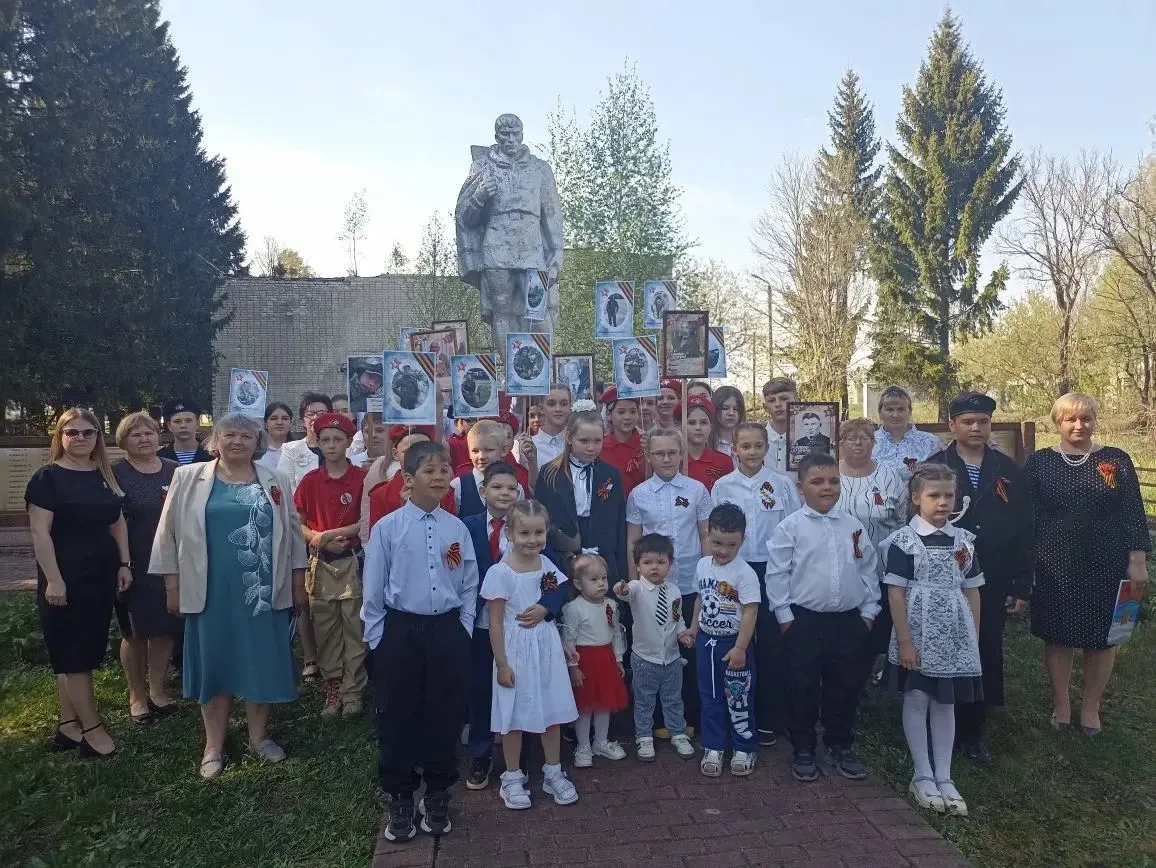 📸 «Бессмертный полк» — живая связь поколений🇷🇺
В нашей школе прошла трогательная и значимая акция
