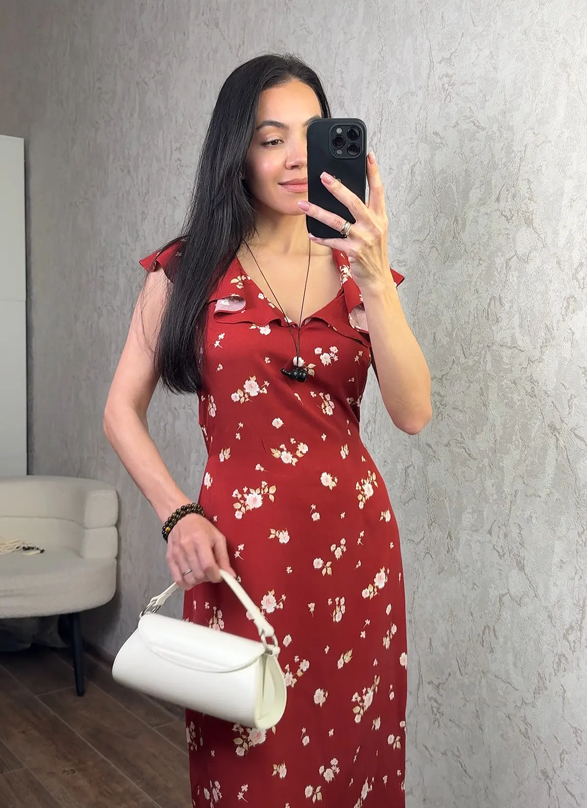 Мои новые покупки для женственных ярких образов на лето ✨

Платье с принтом в цветок 
Блузка с принт