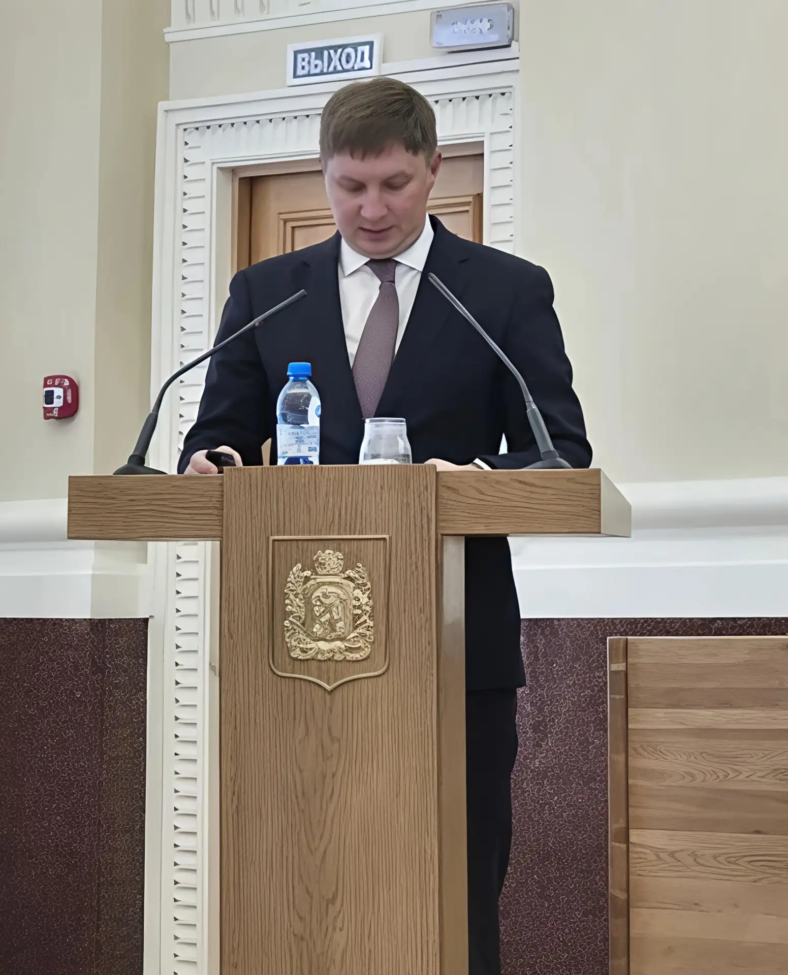 Выступил сегодня на публичных слушаниях по исполнению краевого бюджета.
 
Доложил депутатам, членам 