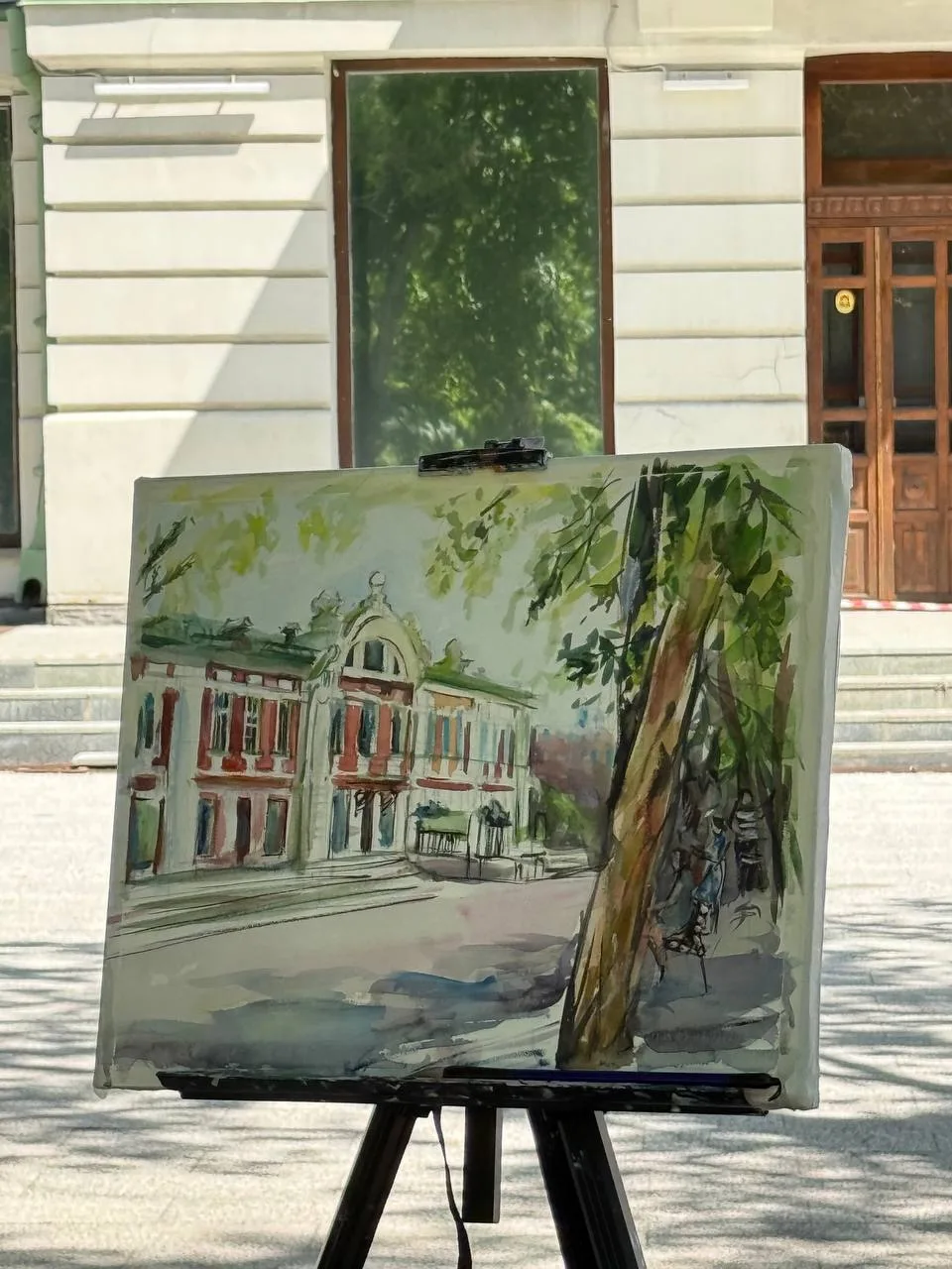И фоном к картинкам #городN_прямосейчас звучит песня «Тополиный пух, жара, июнь…»