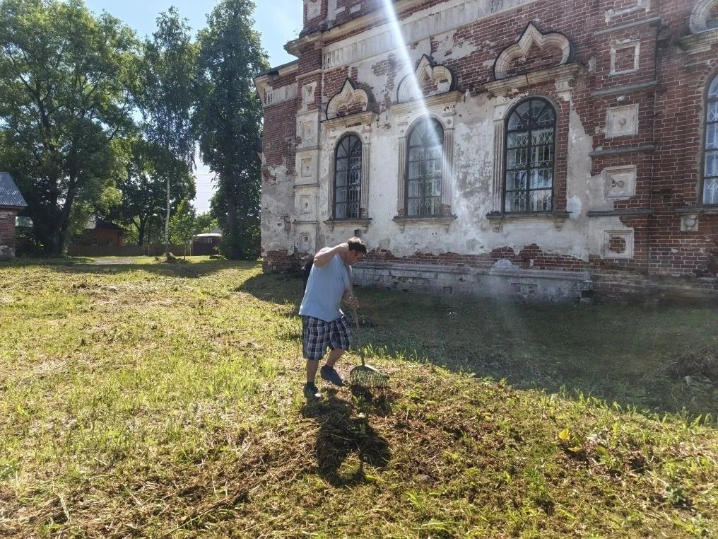 ПОМОЩЬ ХРАМУ 
На днях на территории Свято-Казанского храма прошла замечательная Благотворительная ак