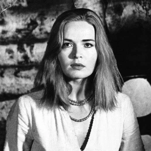 Умерла народная артистка СССР Людмила Чурсина. Ей было 84 года.

В юности Людмила Чурсина не мечтала