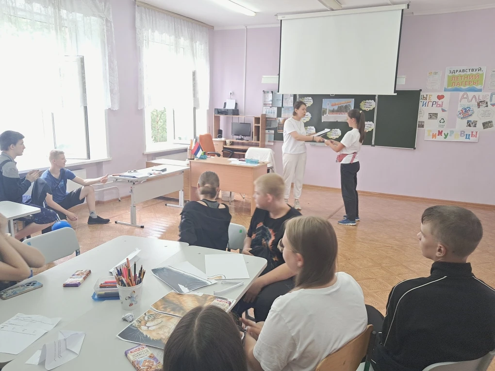 «Тимуровцы» прощаются, но не уходят — они берут с собой тепло лета!

В лагере труда и отдыха «Тимуро