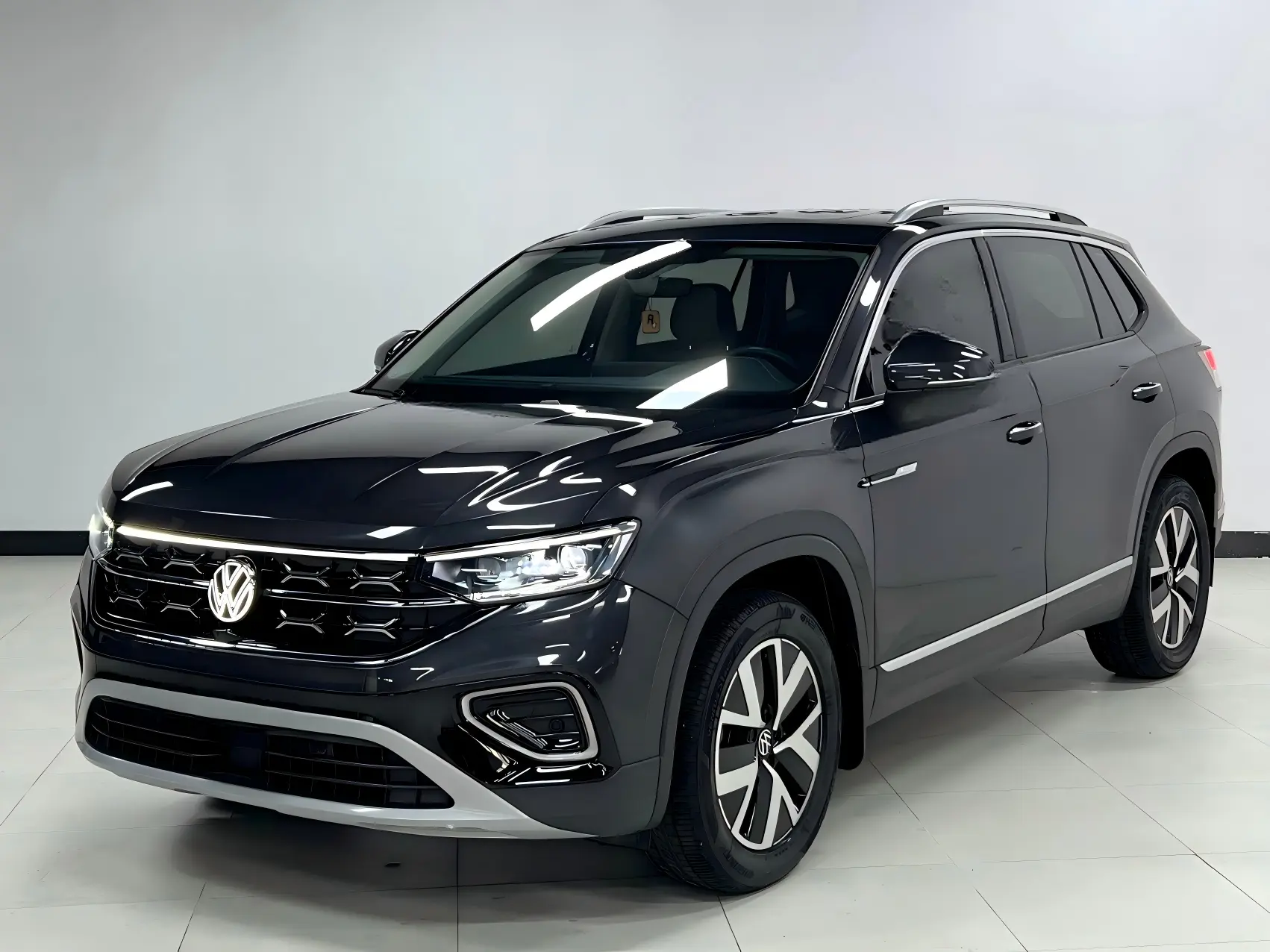 Авто в наличии в Китае🇨🇳🇨🇳🇨🇳

 VOLKSWAGGEN TAYRON 2023 1.4TSI 280TSI

✔️2022.11
✔️1.4, 150 л.с