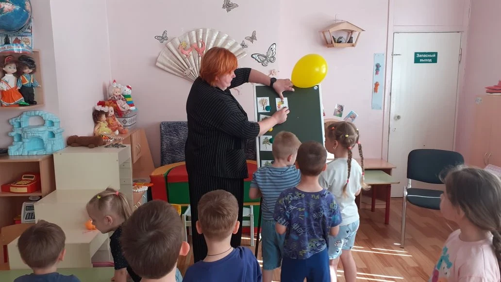 🎓 Итоги учебного года: как мы проверили знания!

В конце мая во всех возрастных группах нашего сада
