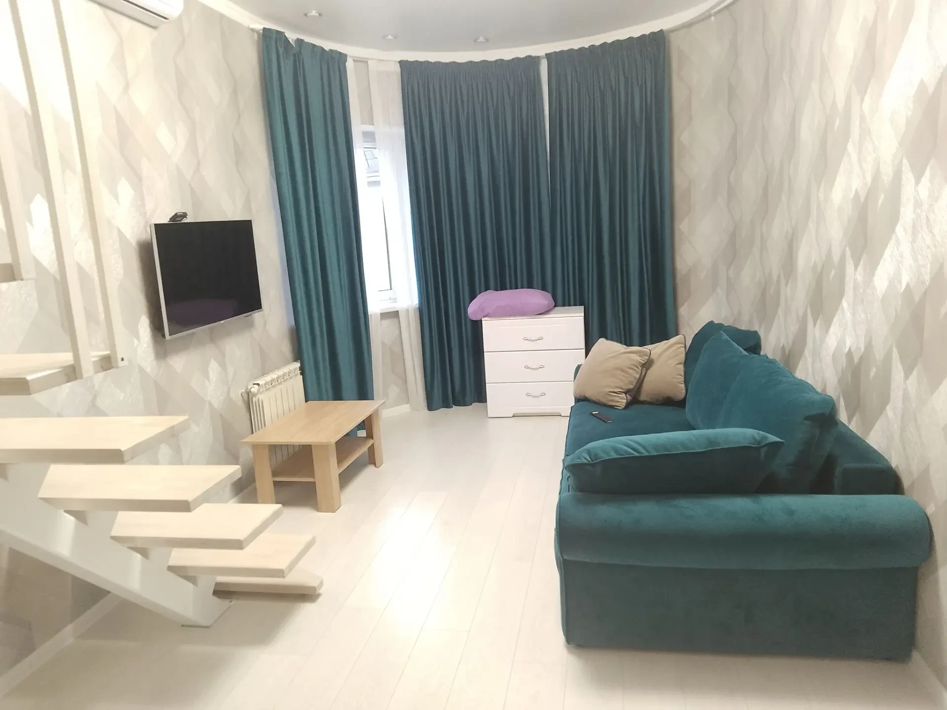 📍 Регион: 🌴 Сочи
🏠 4-к квартира 130м2)
💰 Цена: 10 000 ₽ / сутки

🔥 ✈️ Квартира посуточно в ЖК «