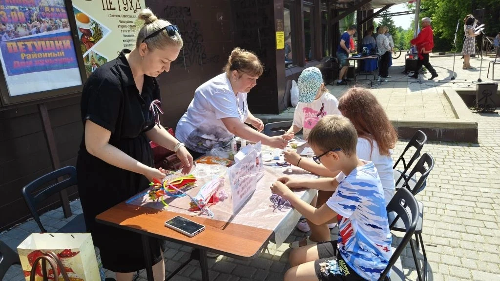 🇷🇺12июня на Советской площади города Петушки прошло праздничное мероприятие «Вместе мы — Россия», 