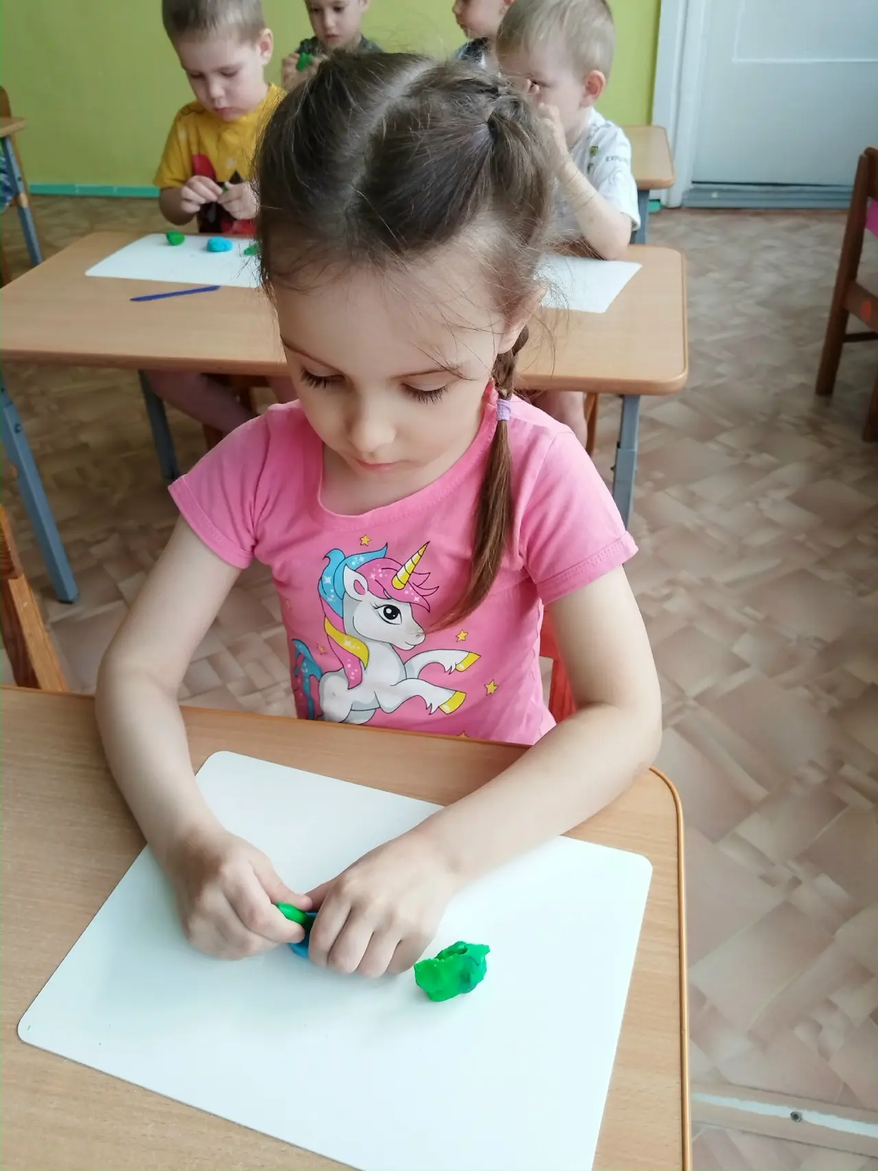 Без полива🚿 я не ною
Как другие все цветы🌺.
Жить могу в пустыне
знойной🏜,
Где ни капли нет воды.
