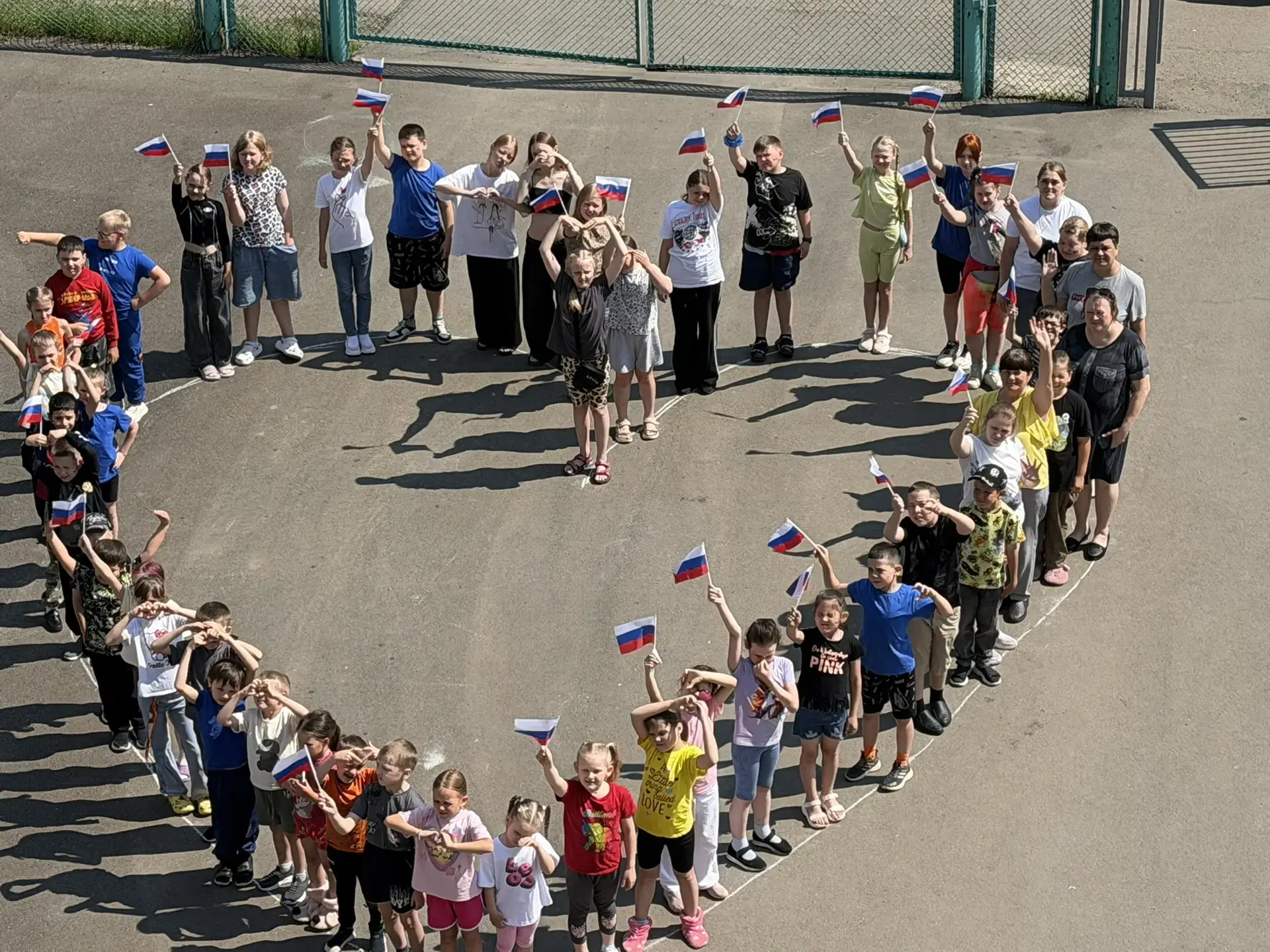 В преддверии празднования Дня России, в нашем пришкольном лагере прошло мероприятие, посвященное одн