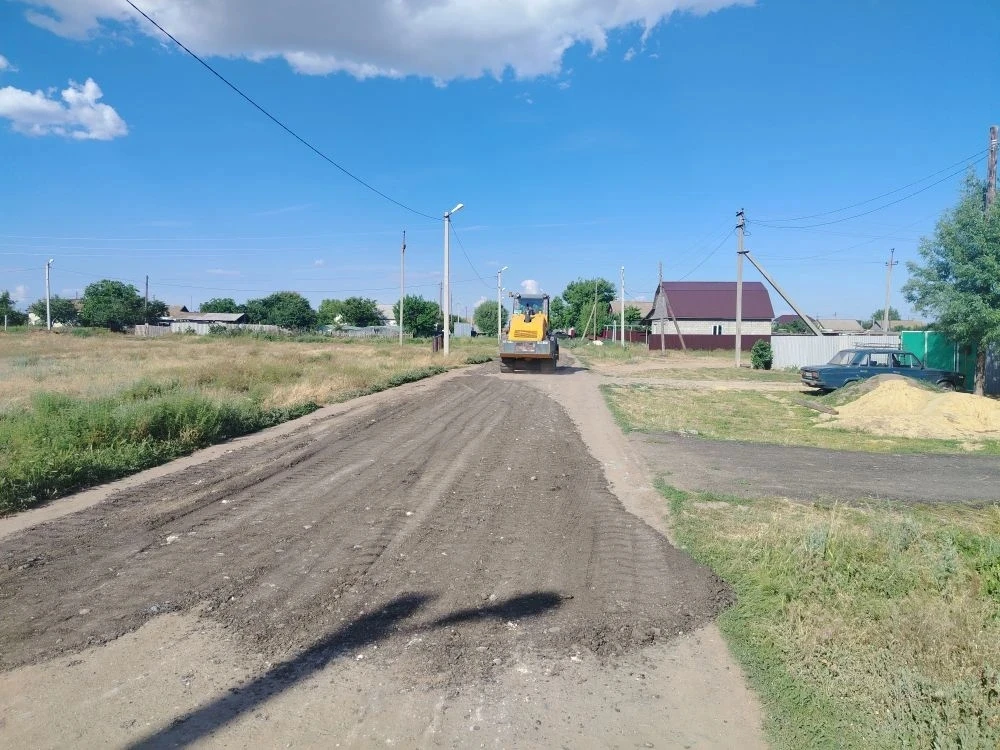 Выполнено исправление профиля проезжей части автодороги по ул. Степная в селе Ивановка.

#ПартияРядо
