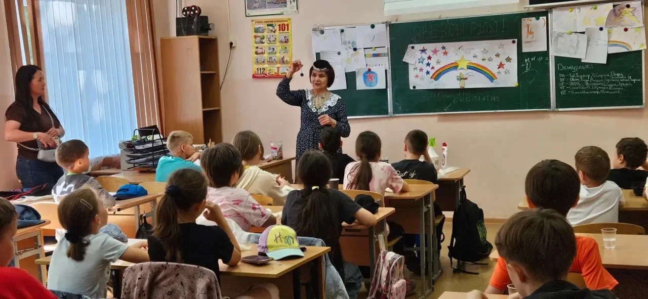 ☀️ После длительных выходных лагерь «Эврика» вновь радушно встретил своих воспитанников!

День начал