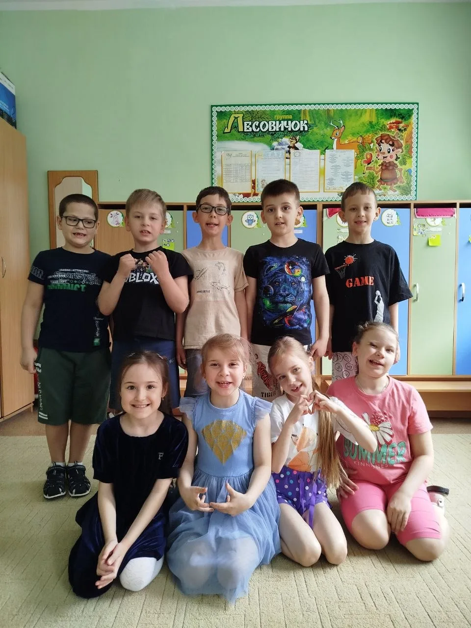 🌈 Наша разноцветная неделя подошла к концу! 🌈

Вторник был солнечным и жёлтым ☀️, среда — свежей и