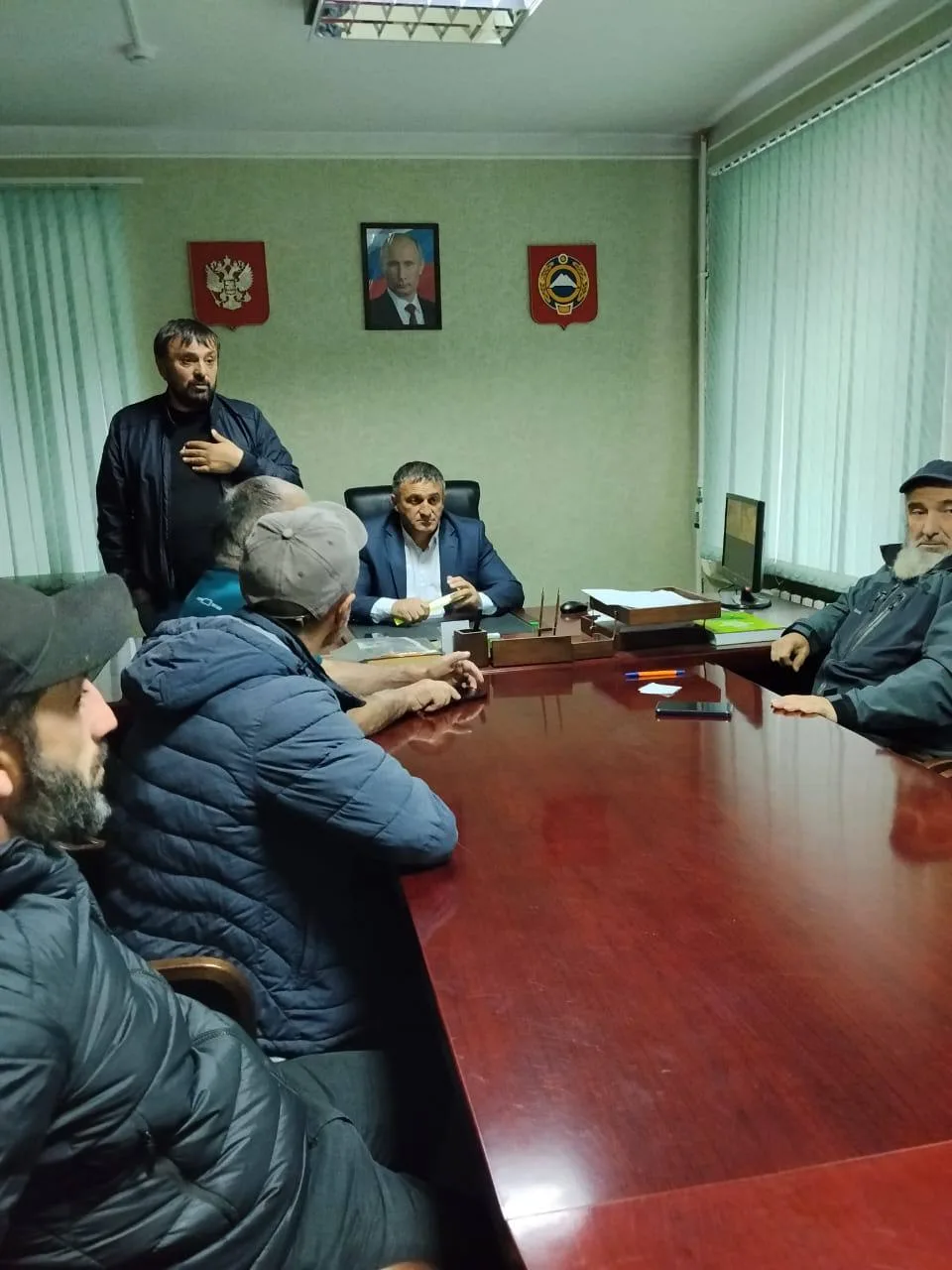 Вчера провел рабочее собрание по вопросам функционирования систем водоснабжения и водоотведения в по