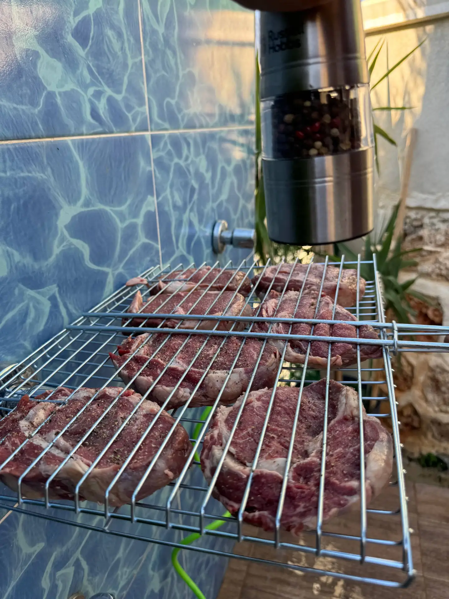 Вечер явно удался. 🥩✨

Что выберете на ужин?

❤️ — стейк
💋 — пиццу
👍— бургер
🔥 — что угодно, лиш