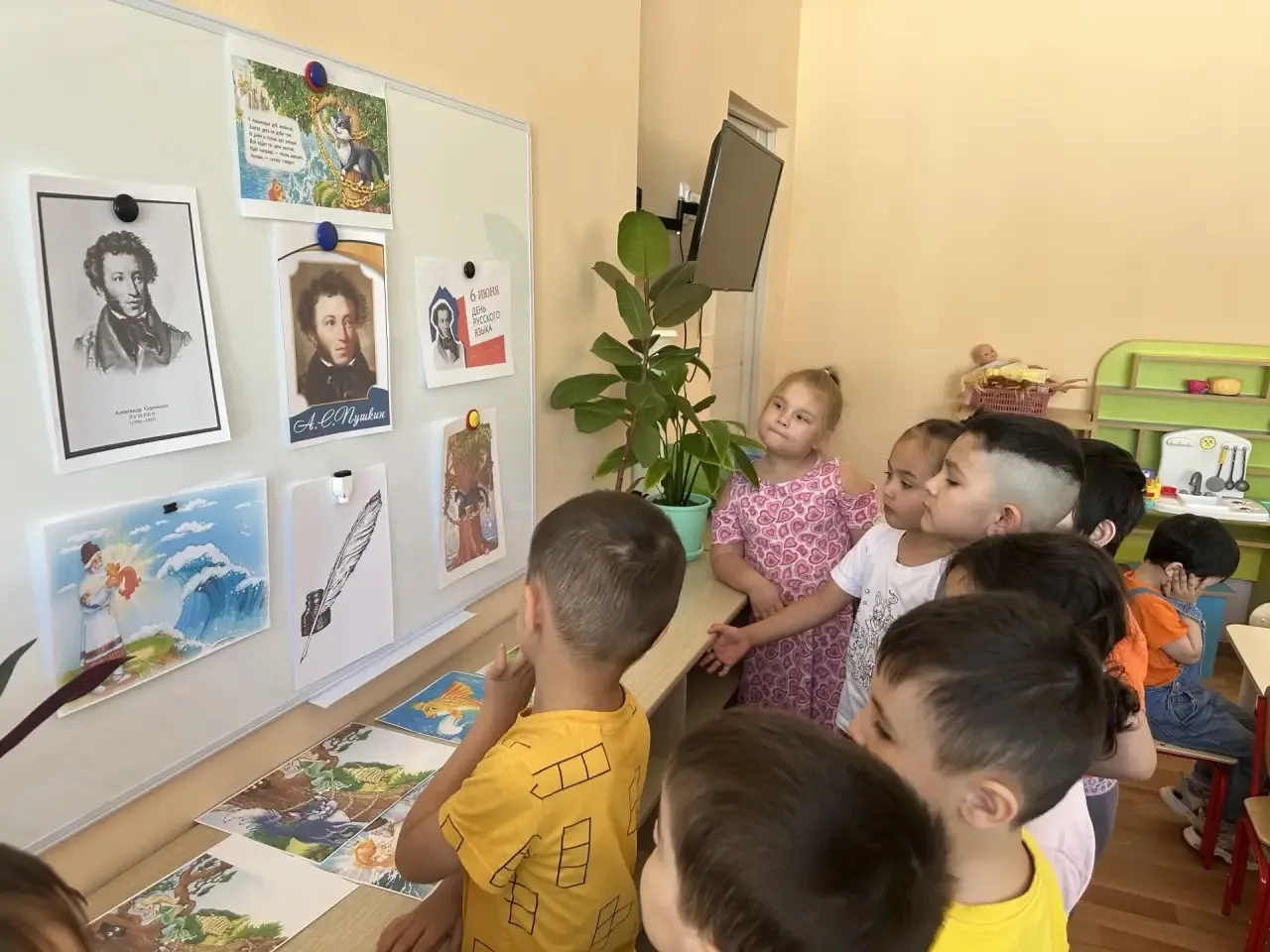 6 июня — День русского языка и день рождения великого поэта Александра Сергеевича Пушкина. В нашем д