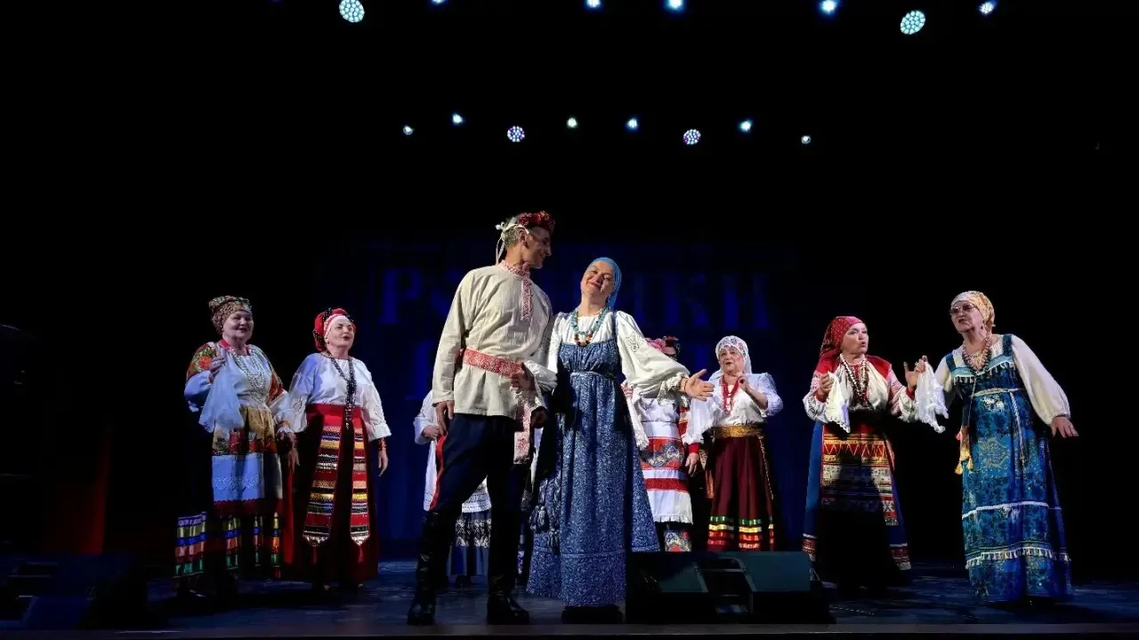 🌿В Саратове прошел городской открытый конкурс славянских культур «Родники России».
 
На сцену Город