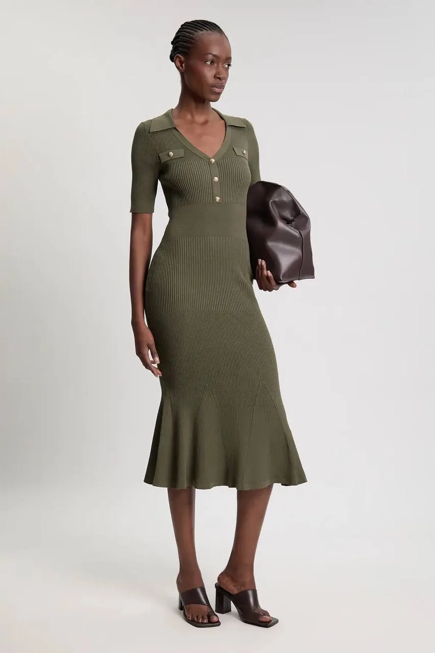 Karen Millen ⚜️

действует доп.скидка 20%🔥🔥

🏷️9.910 руб
доступно в размере XS, S, M, L
полиамид+
