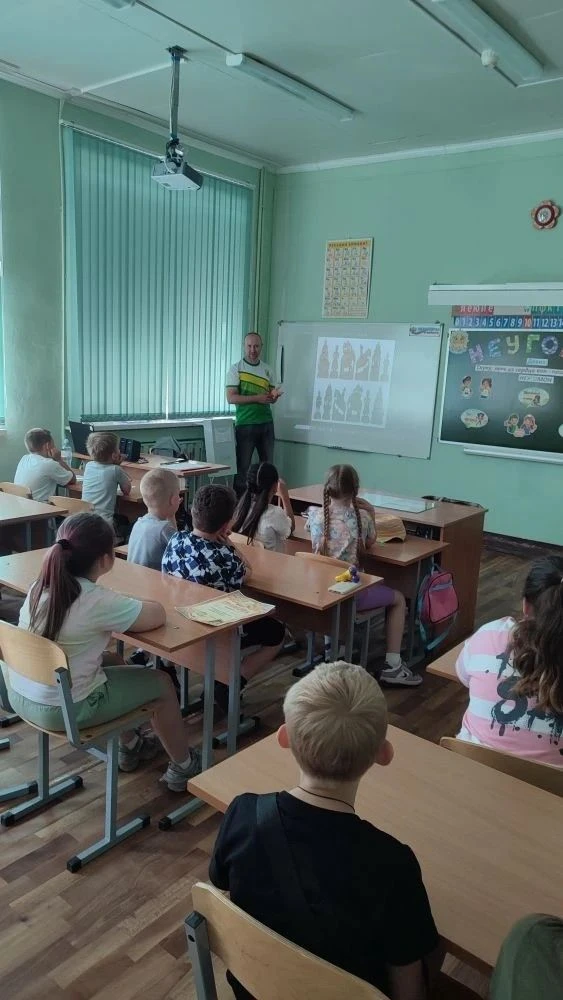 В МБОУ СШ с. Казаки, в лагере "Теремок", корпус номер 2 прошла увлекательная беседа об истории возни
